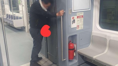 지하철 1호선, 술 취해 소변 테러한 미개인